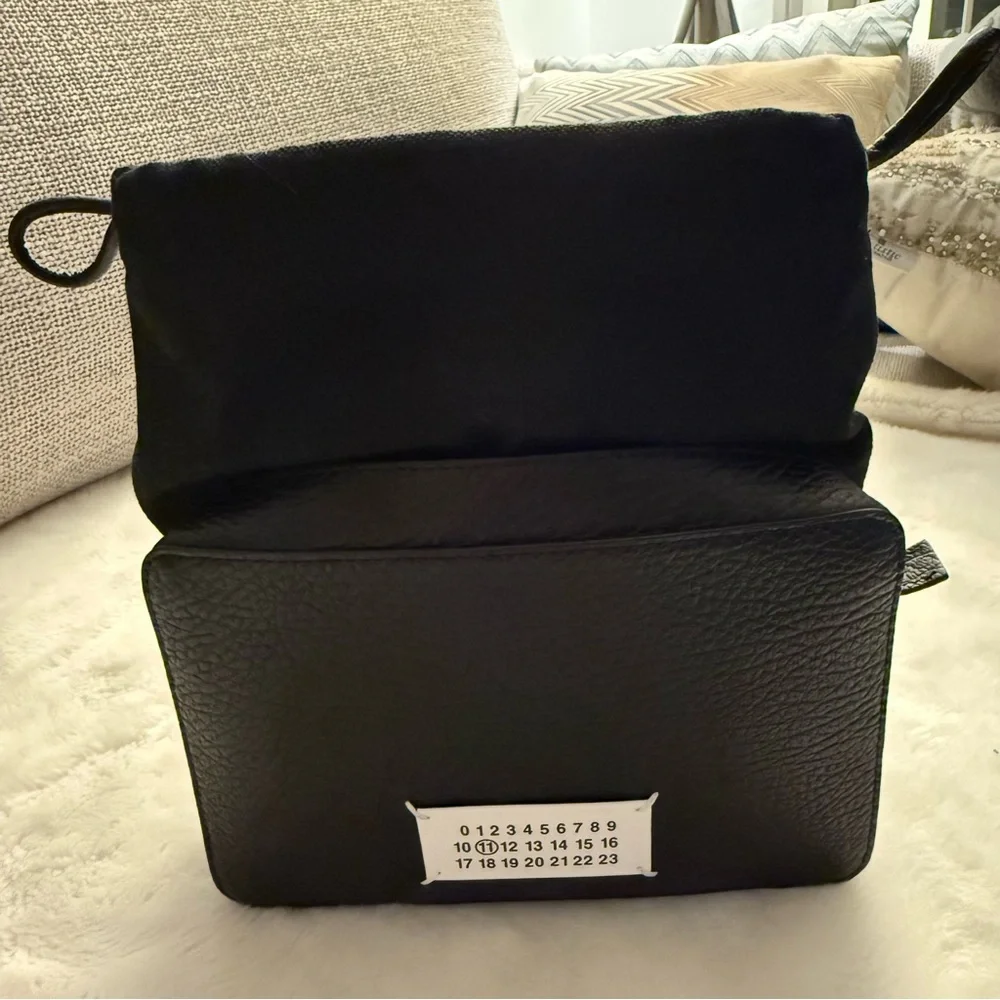 Maison Margelia 5AC Camera Bag Medium Black, Shoulder Bag, New With Tags - Picture 6 of 11